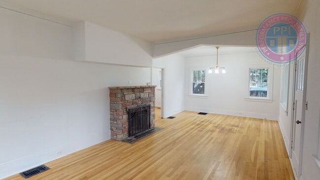 Building Photo - 43 Ladd St