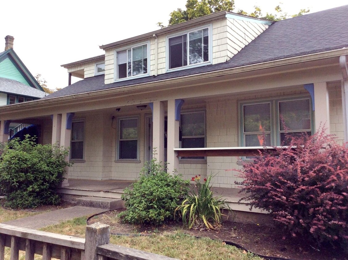 Foto principal - 1343 Mill St