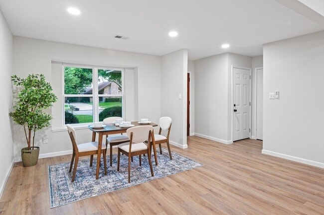 Building Photo - 13806 Wickersham Ln