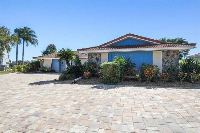 Building Photo - 5050 Porpoise Pl