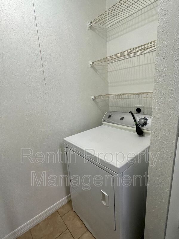 Foto del edificio - 2835 Winkler Ave