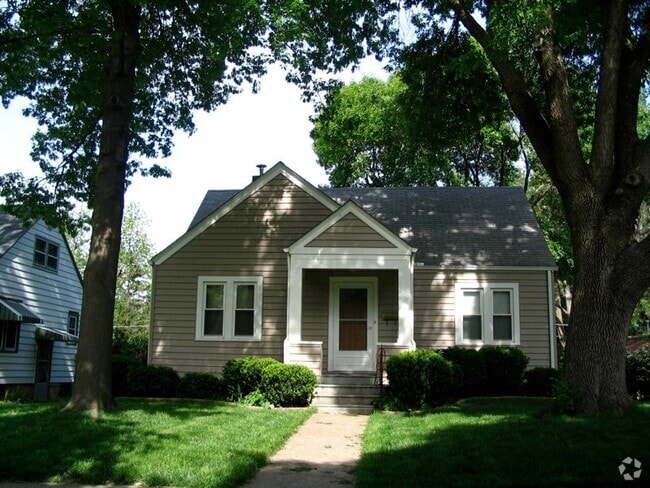 Building Photo - 28 Olive Ct