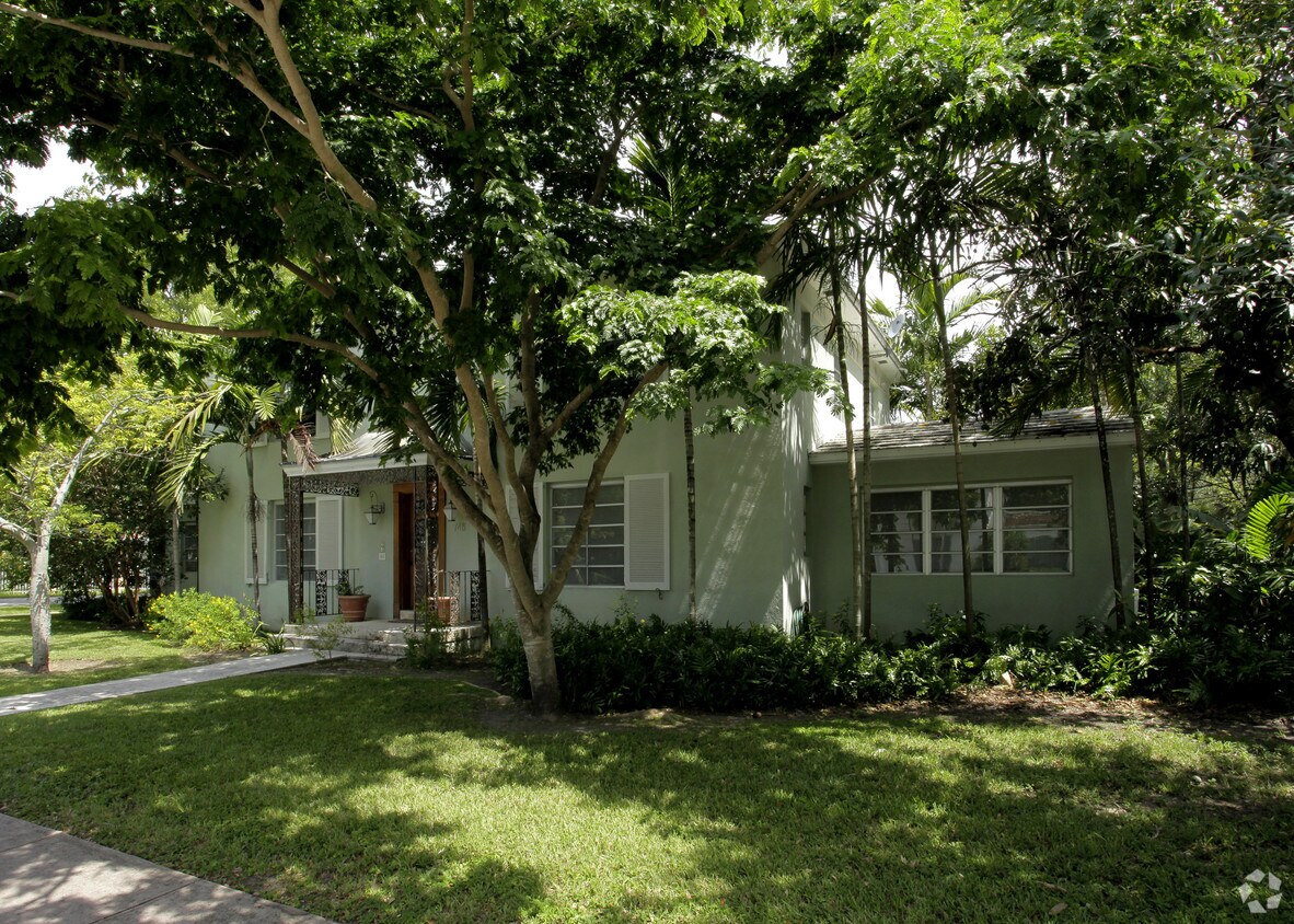 Primary Photo - 745 Valencia Ave