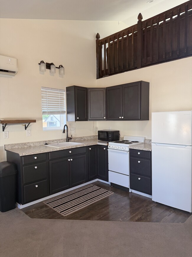 Building Photo - 2463 N Maxie Way