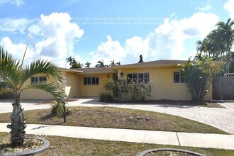 Building Photo - 623 W 63rd Dr