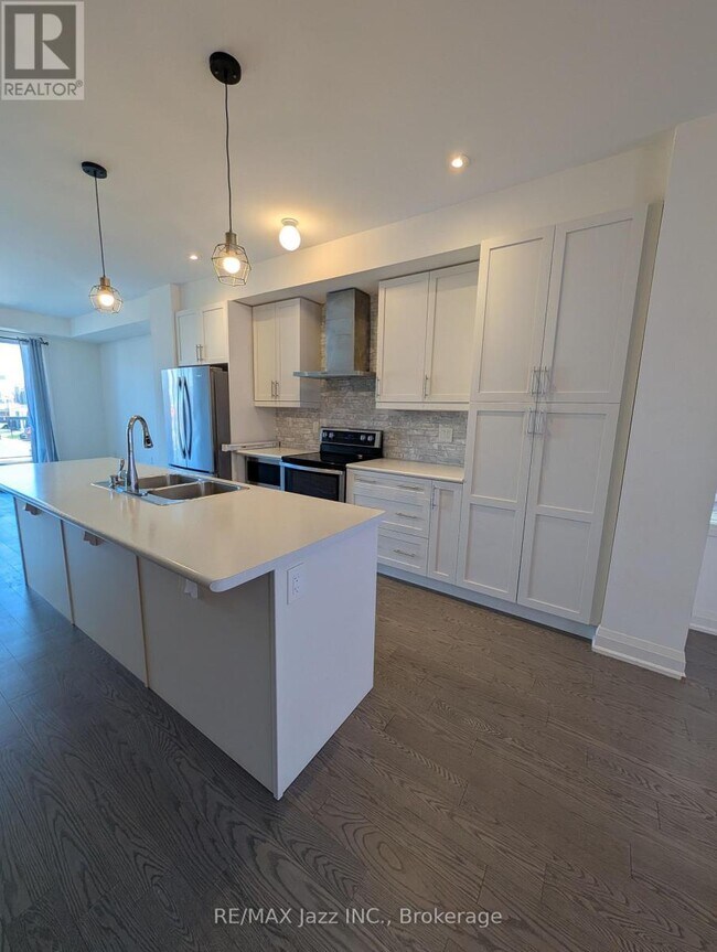 Building Photo - 20 Clarington Blvd