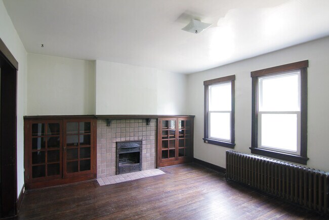 Building Photo - 704 S Trenton Ave