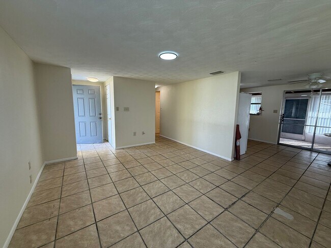Foto del edificio - 5405 Riverside Dr