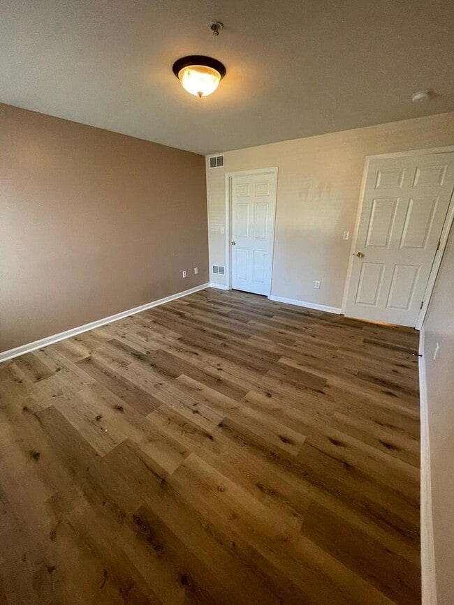 128 Bertram Dr Unit F, Yorkville, IL 60560 Condo for Rent in