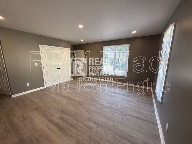 Building Photo - 617 Ross Ave