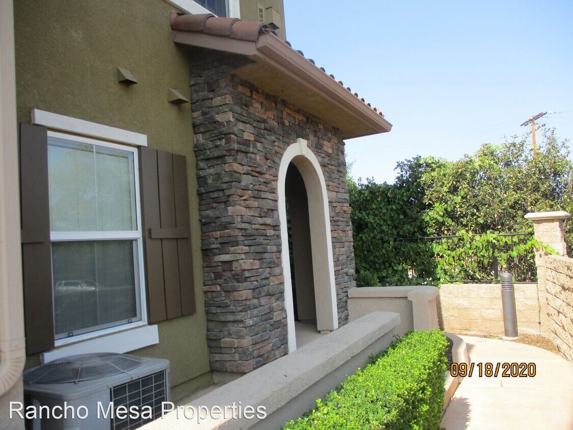 Primary Photo - 2 br, 2.5 bath House - 71 Via Sovana