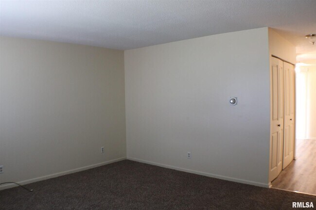 Building Photo - 23 Sundowner Ln