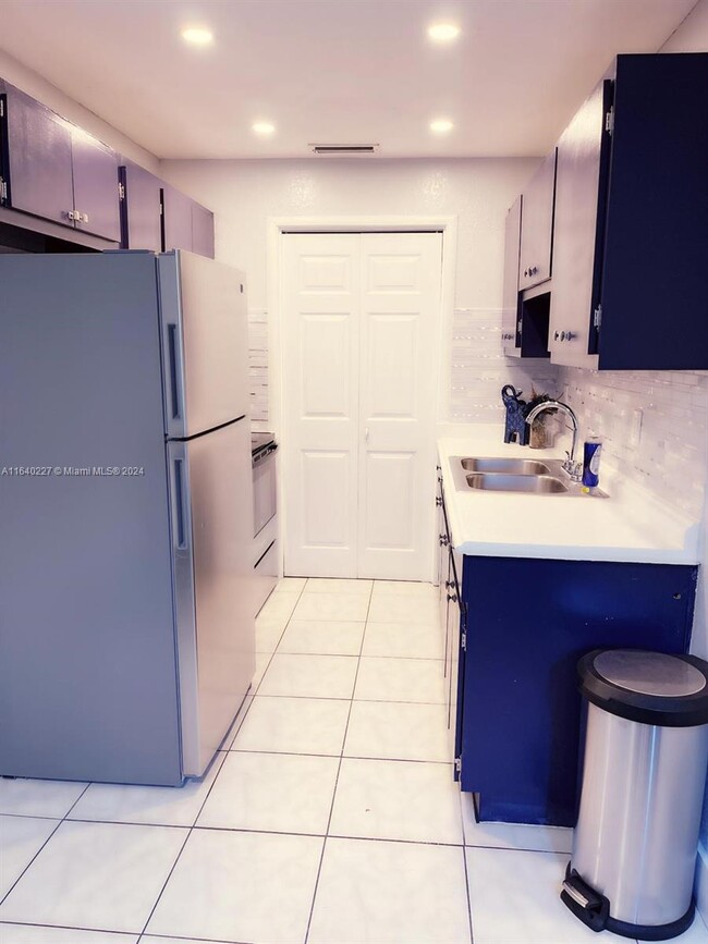 Foto del edificio - 310 NW 57th St