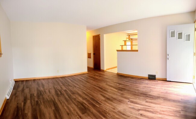 Building Photo - 4550 N 71st St