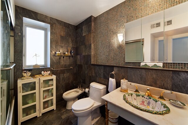  - 251 E 110th St