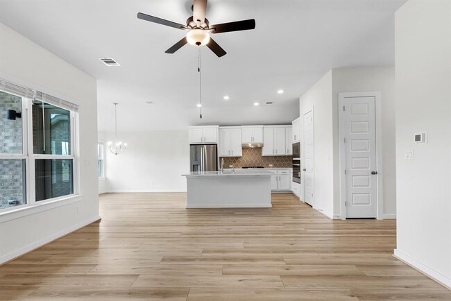 Building Photo - 116 Salado Crk Trl