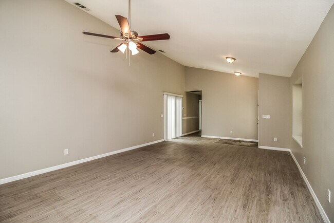 Foto del edificio - 520 Portland Cir