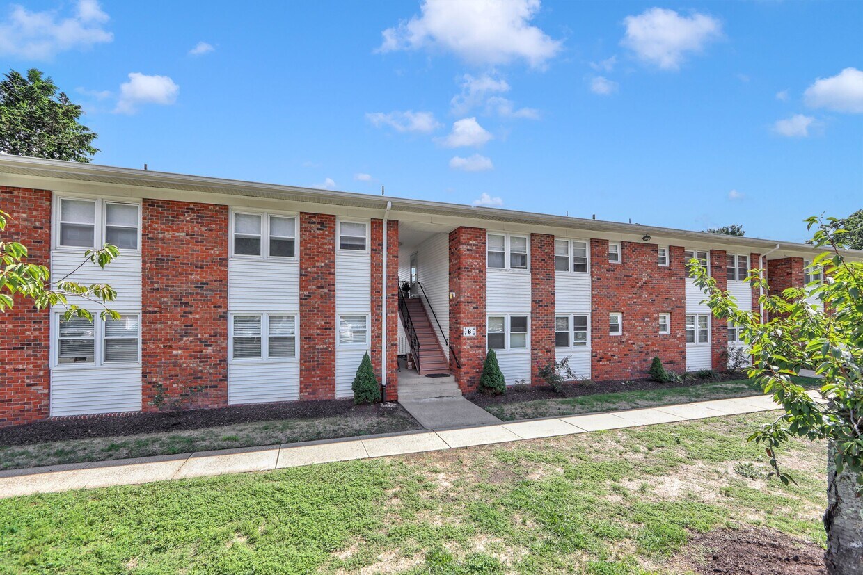 Primary Photo - 100 Pierson Miller Dr
