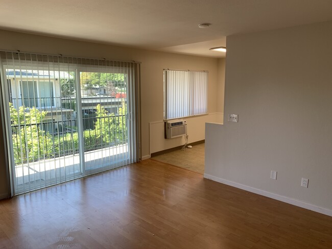 Foto del edificio - 2 bedroom Renovated unit. West San Jose $1...