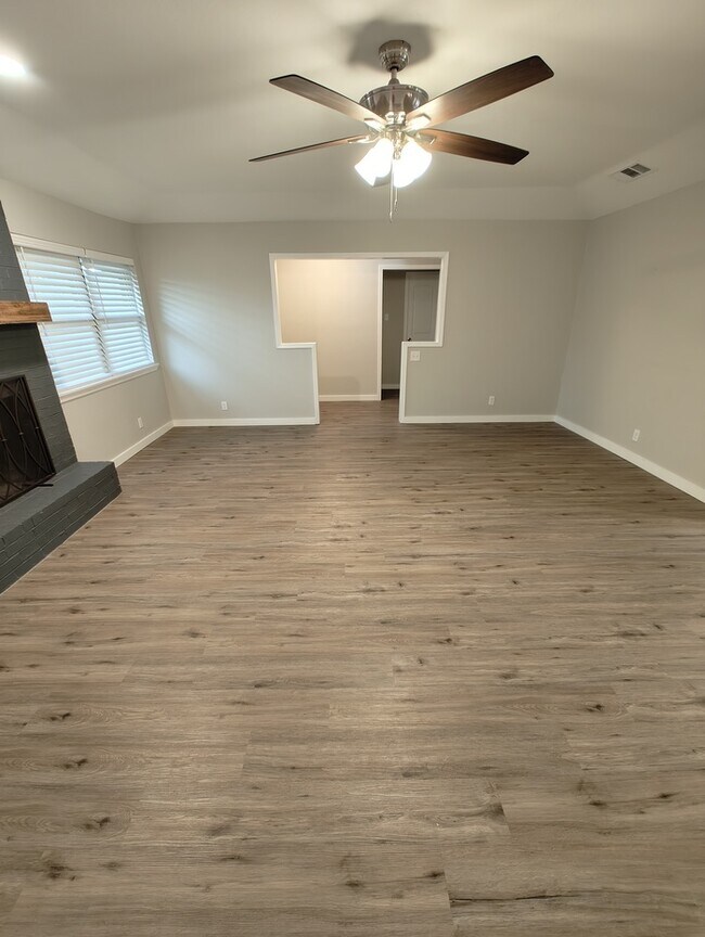 Foto del edificio - 2404 Northtown Ct