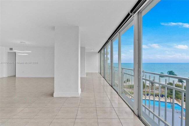 Foto del edificio - 600 Grapetree Dr