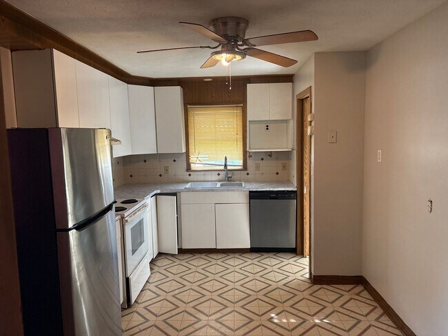 Foto del edificio - Cozy 3 bedroom 1 bath in Garfield Heights
