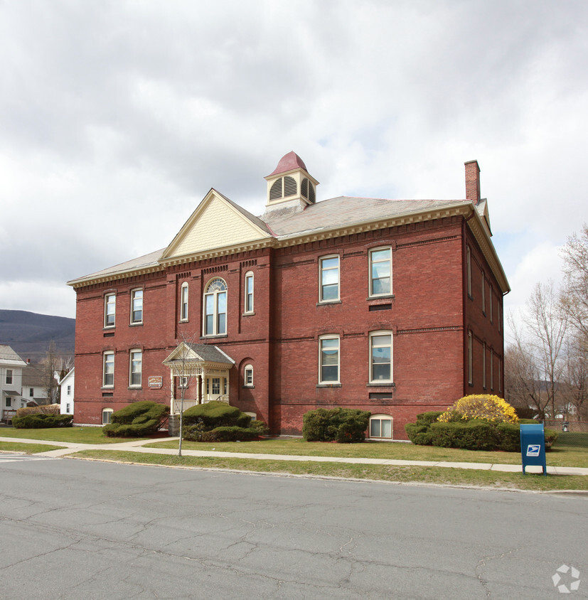 Building Photo - 20 Hoosac St