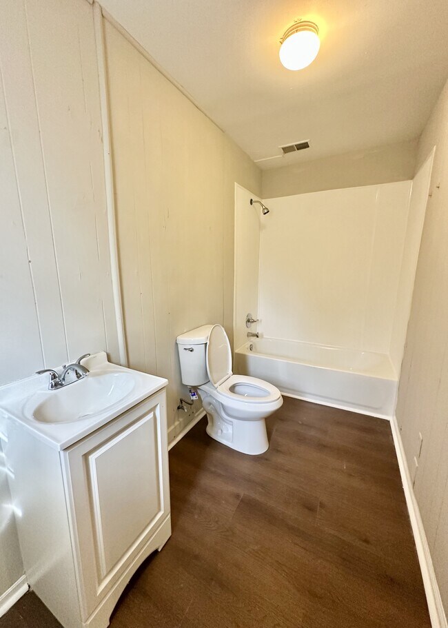 Building Photo - 320 Washington St