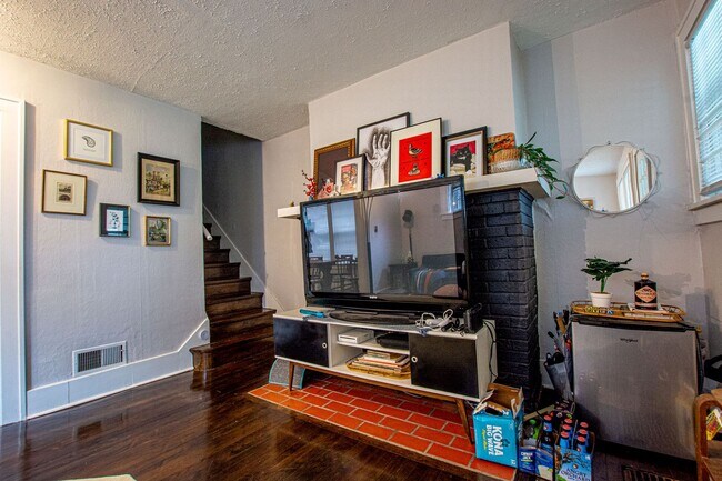 Foto del edificio - 4934-4936 Davenport Street
