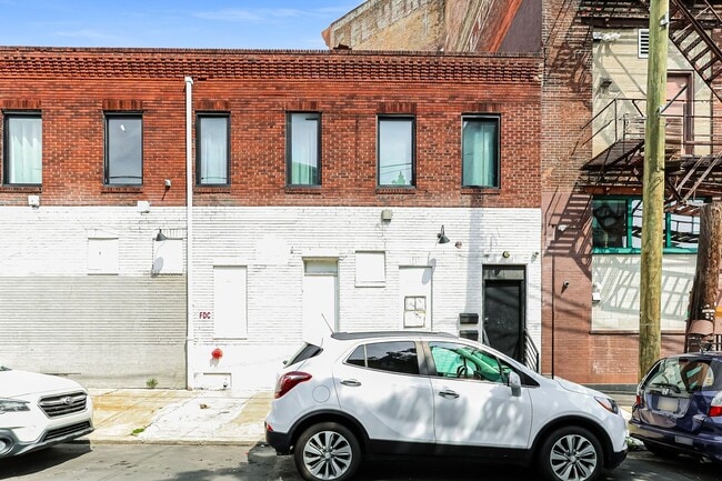 Building Photo - 2201 N Front St