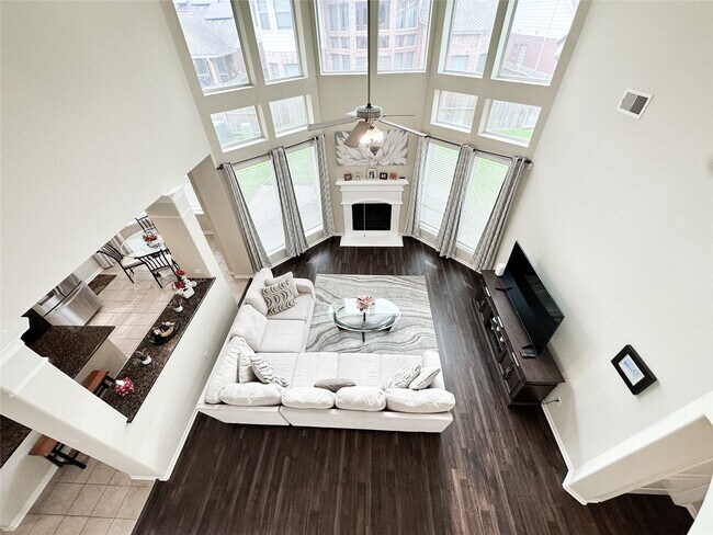 Foto del edificio - 6118 Coastal Grove Ln