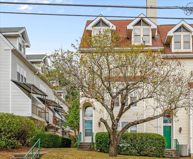 Building Photo - Affordable Townhome in Downtown Macon