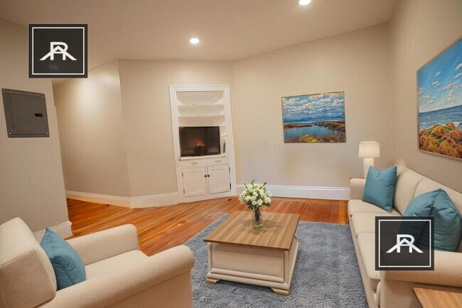 Building Photo - 3 bedroom in Brookline MA 02446