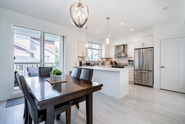 Building Photo - 6188-141 141 St