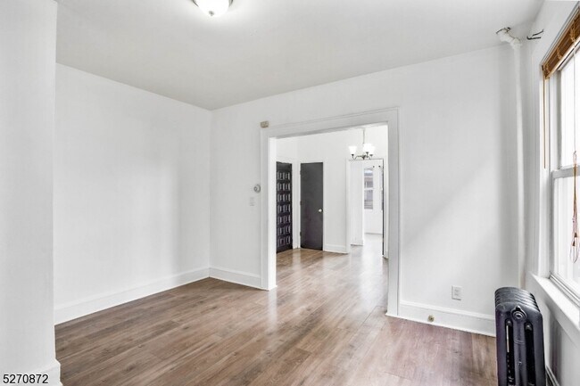 Foto del edificio - 625 Jackson Ave