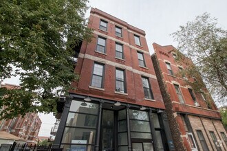 Building Photo - 1436 W Blackhawk St