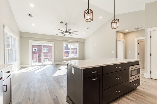 Building Photo - 640 Jefferson Ave