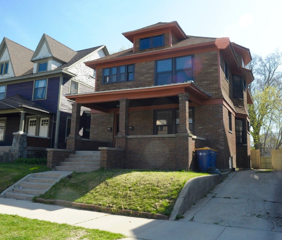 Primary Photo - 606 Union St SE