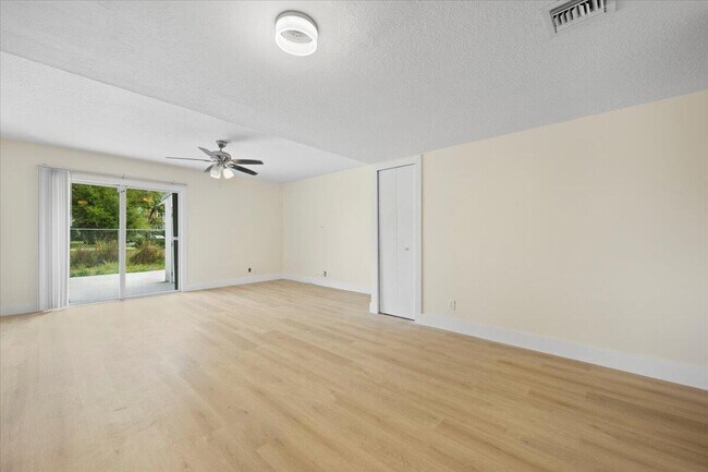 Foto del edificio - 3666 Pinehurst Dr