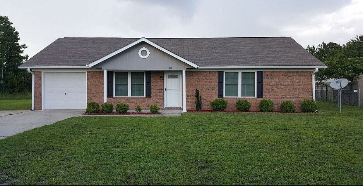 Primary Photo - 811 Waterfield Dr