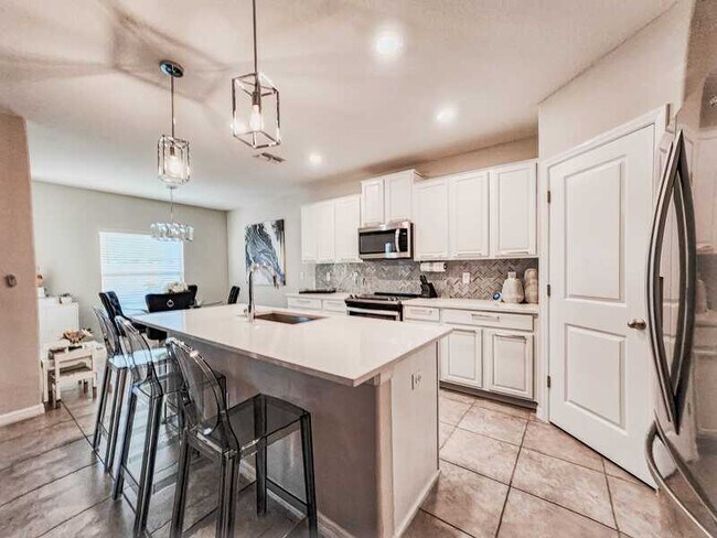 Building Photo - 7409 French Marigold Ave.