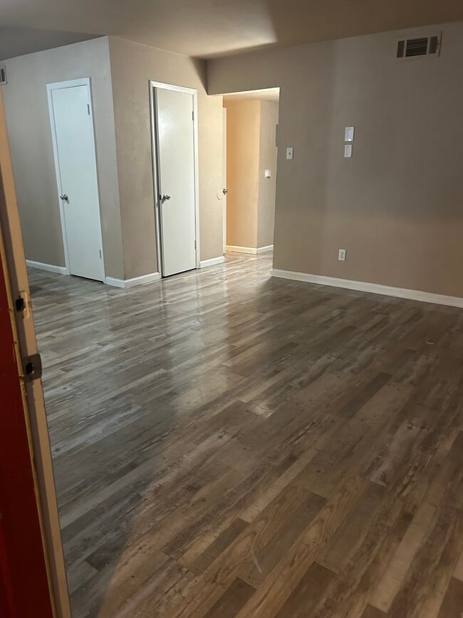 Building Photo - Harmony Apartments - ALL BILLS PAID!