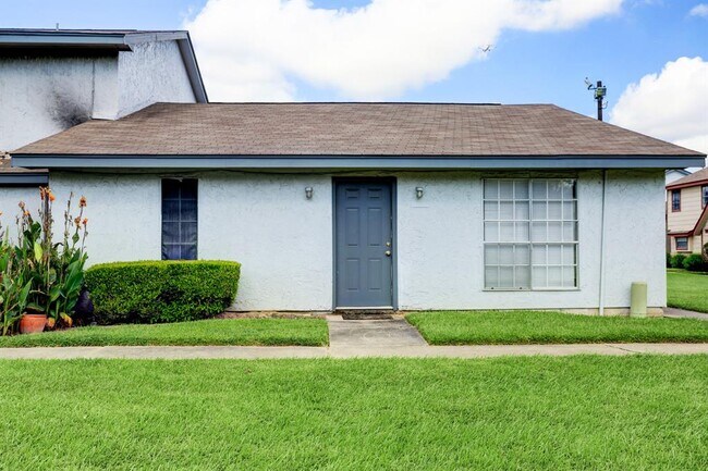 Foto del edificio - 1833 Country Village Blvd