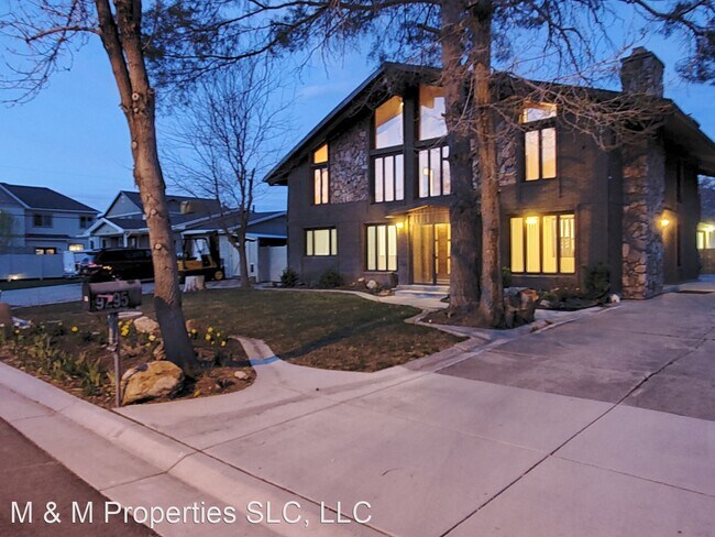 Foto del edificio - 4 br, 3.5 bath House - 9295 S Jean Dr