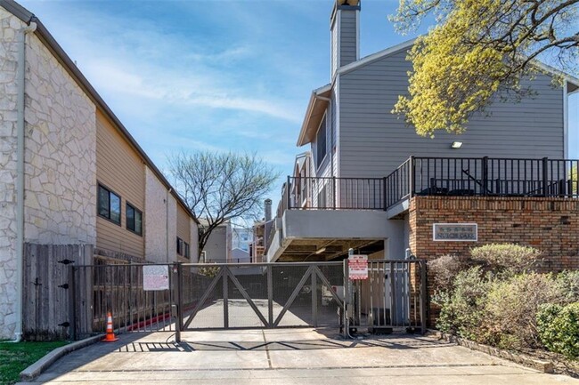 Building Photo - 2710 Nueces St