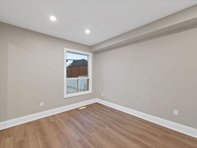 Building Photo - 51 Stirton St