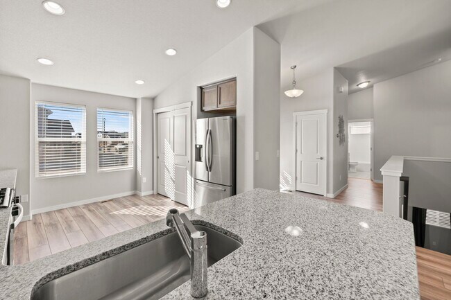 Building Photo - 7275 Winslow Park Dr