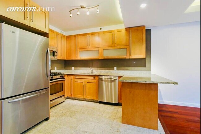Building Photo - 354 2nd St