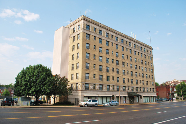 Vista al noreste - Fairgrounds Park Place Apartments