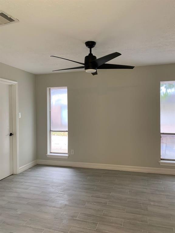 Foto del edificio - 2315 Quail Valley E Dr